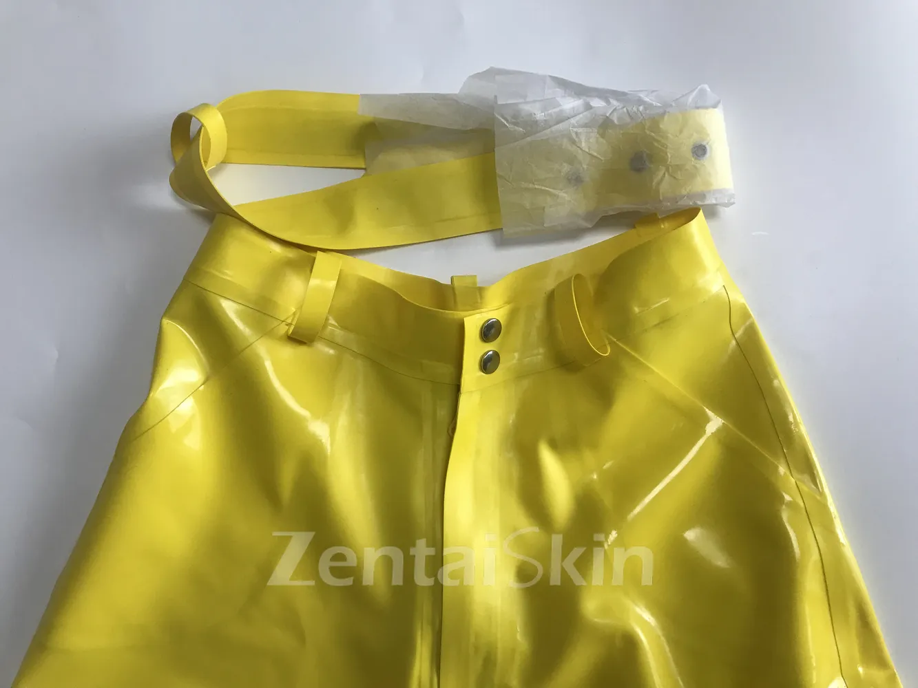 Second Skin Natural Latex Sexy Yellow High Waist Shorts Belt Pocket Front Zip Press Stud Latex Short Pants