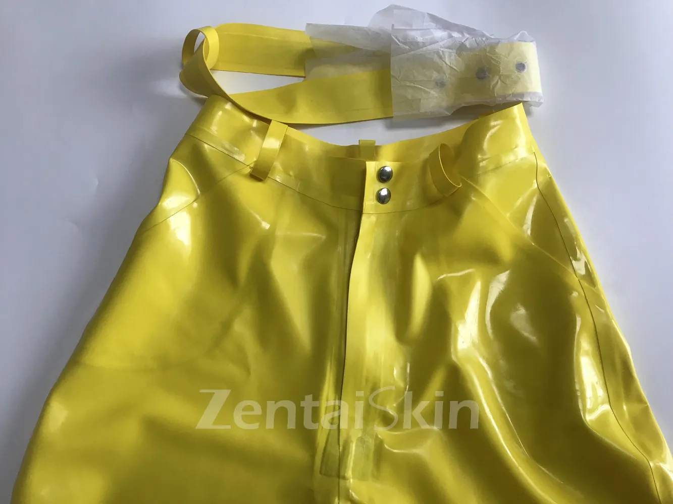 Second Skin Natural Latex Sexy Yellow High Waist Shorts Belt Pocket Front Zip Press Stud Latex Short Pants